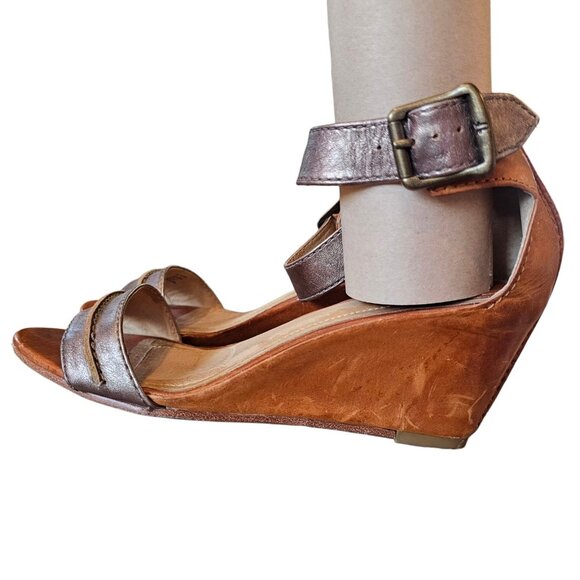 Frye Carol Seam Bronze Leather Open Toe Wedge Sandals Cognac Tan Size 7 - Picture 1 of 12